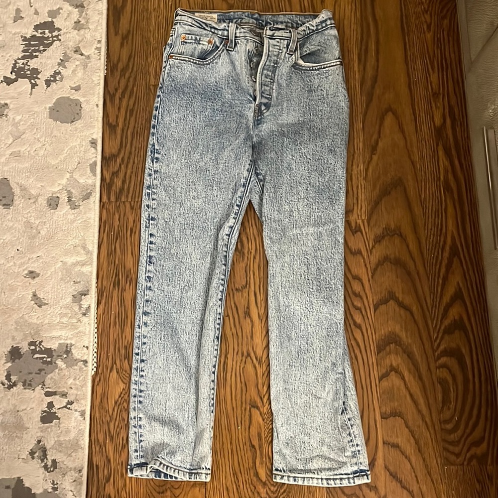 Acid Wash Levi’s